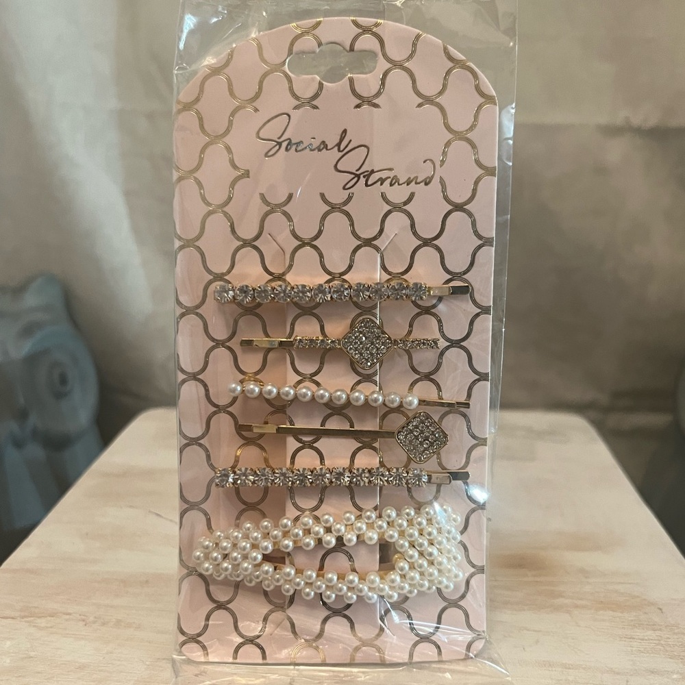 Social Strand Hair Clips and Bobby Pins